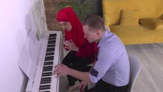 She fucks better than she plays the piano – Deborah Bum